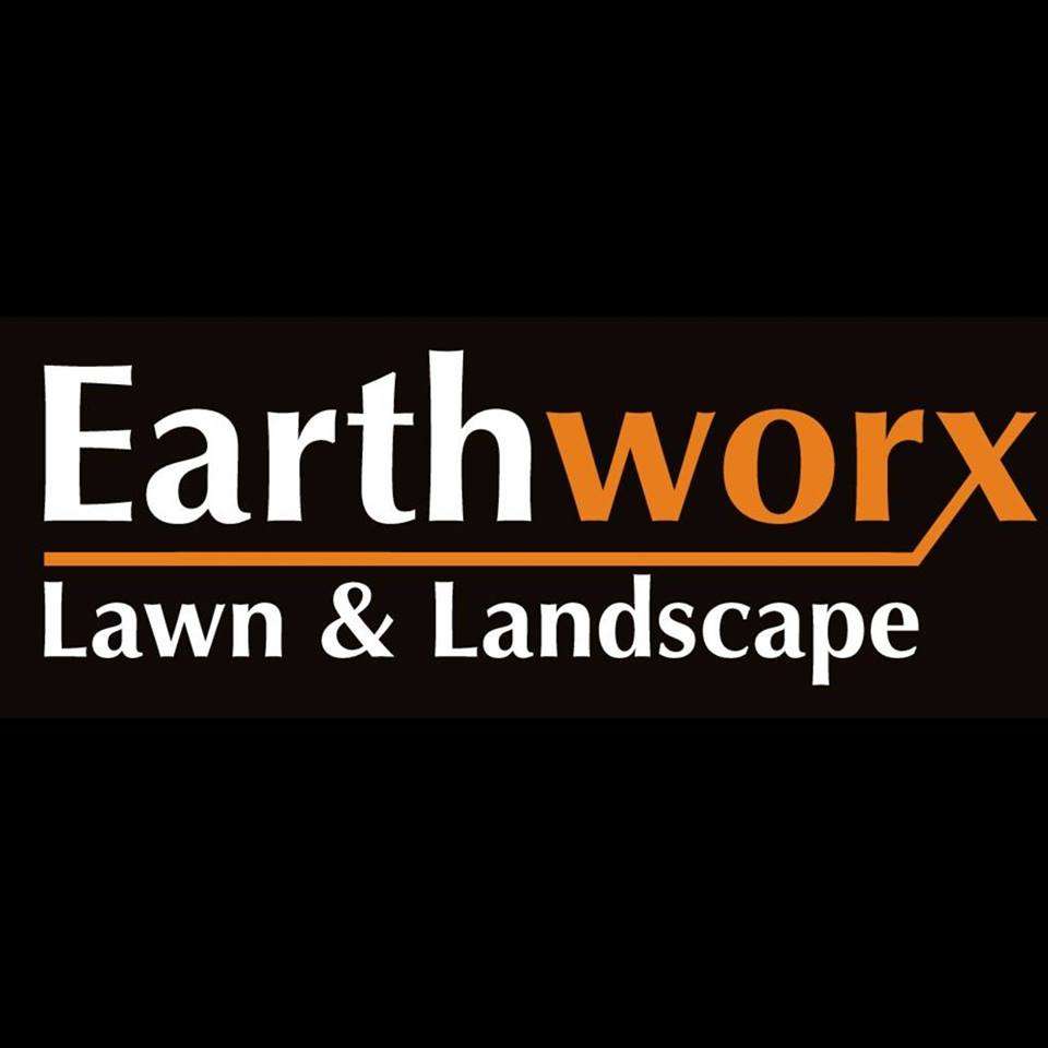 Earthworx Lawn & Landscape, LLC Logo