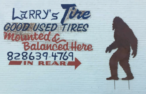 Larry's Used Tires, LLC Logo