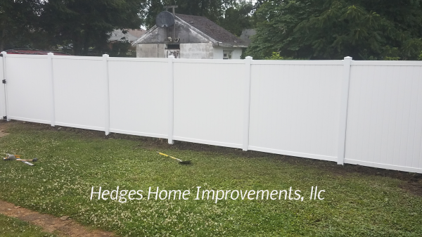 Hedges Home Improvements, LLC Logo