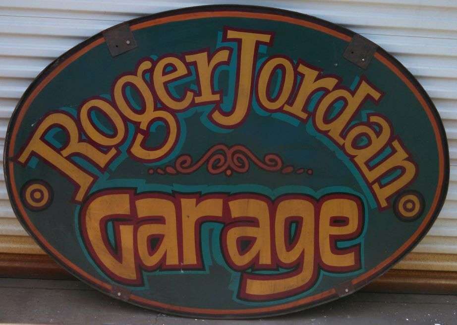 Roger Jordan Garage, Inc. Logo