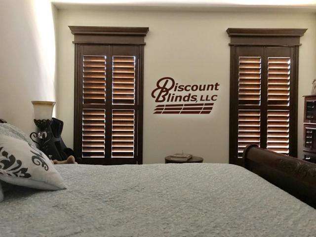 Discount Blinds, LLC Logo