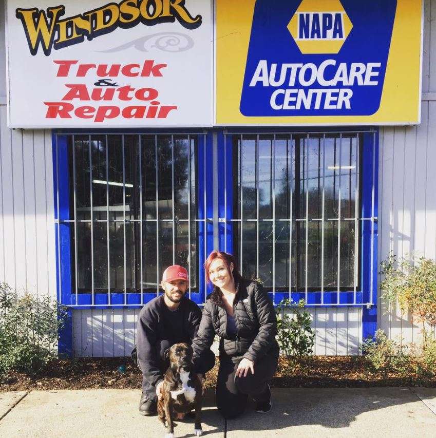 Windsor Truck & Auto Logo