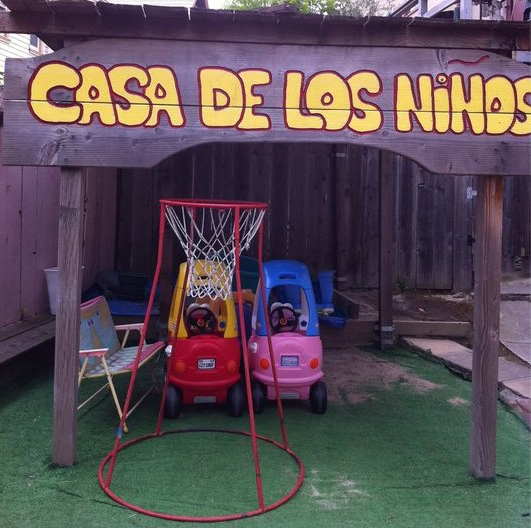 Casa De Los Ninos Day Care Logo