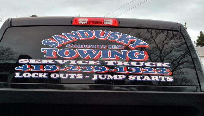 Sandusky Towing Logo