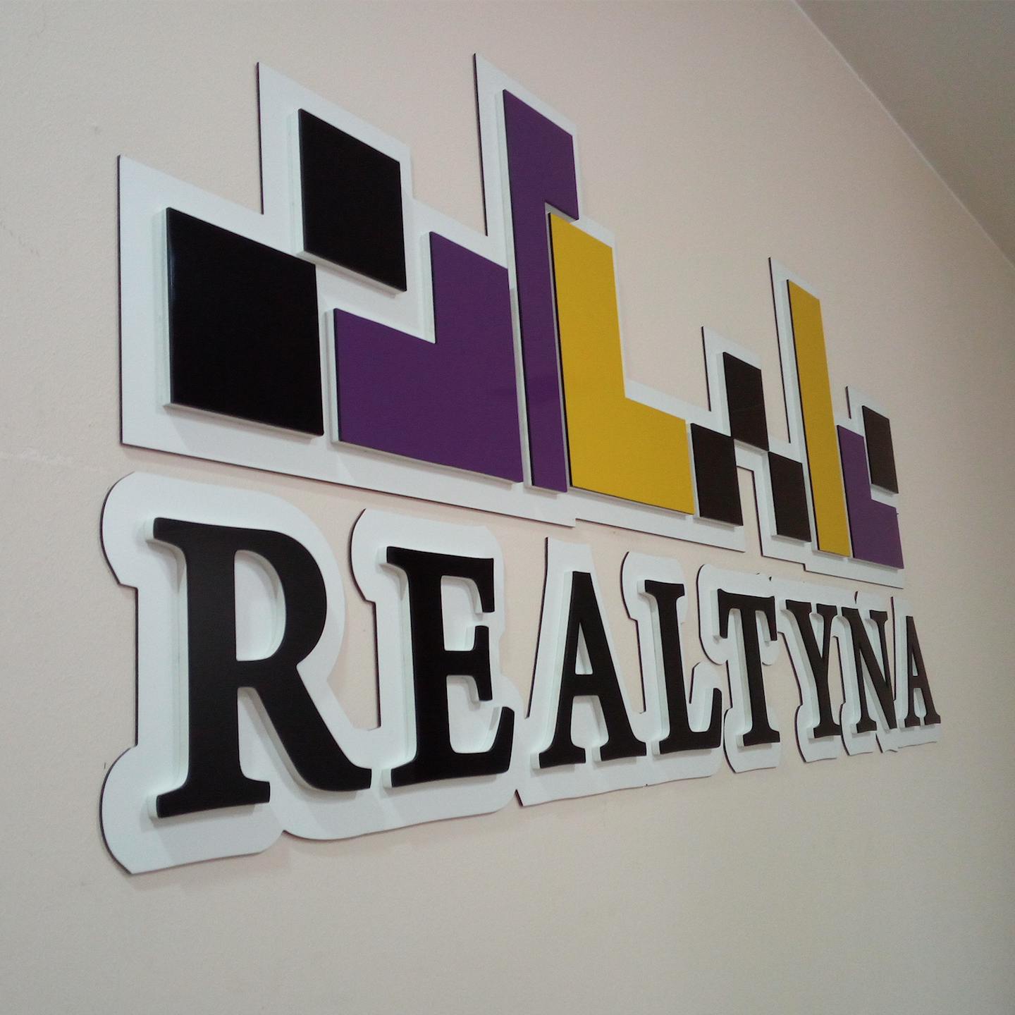 Realtyna Inc. Logo