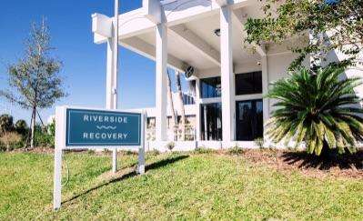 Riverside Recovery of Tampa, LLC Logo