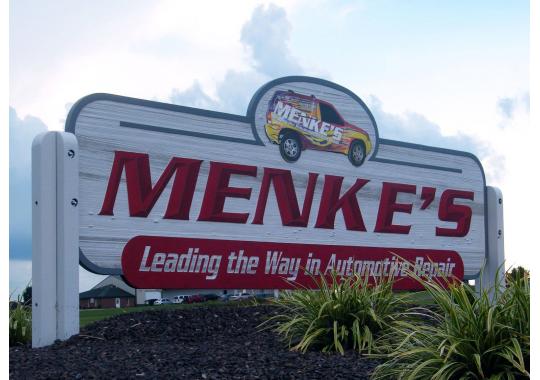 Menke's Auto Repair Logo