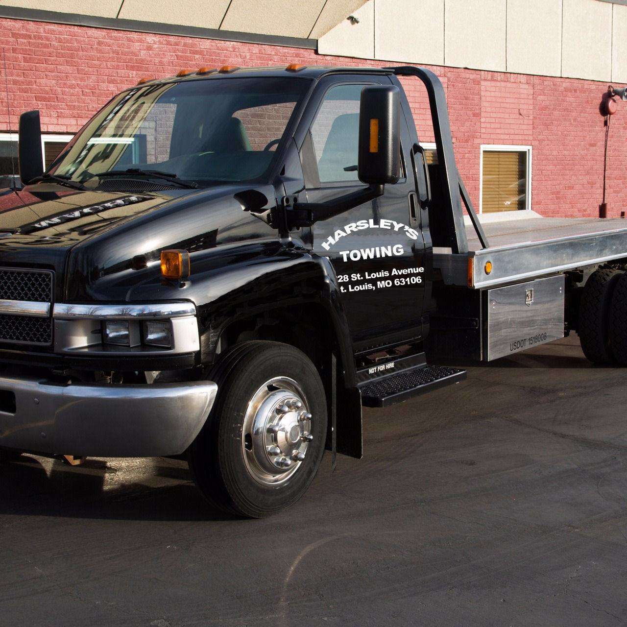 Harsley's Towing Co Inc Logo