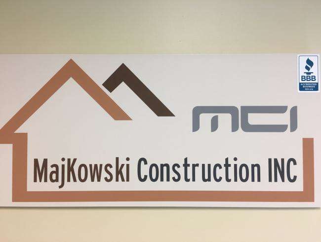 Majkowski Construction, Inc. Logo